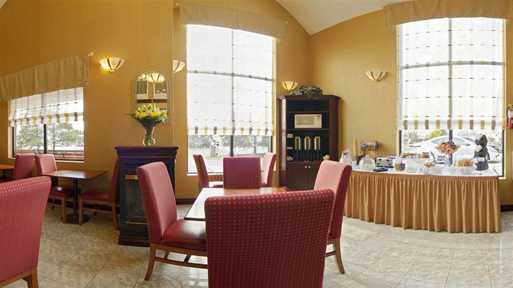 Spark By Hilton Toronto Hotel 3*